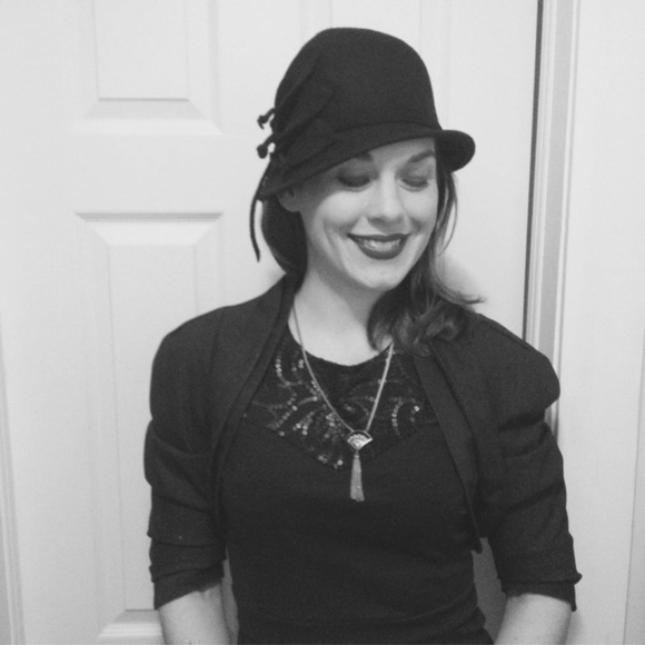 Black Cloche Hat - Picture 1 of 3